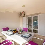 Apartment Maja *