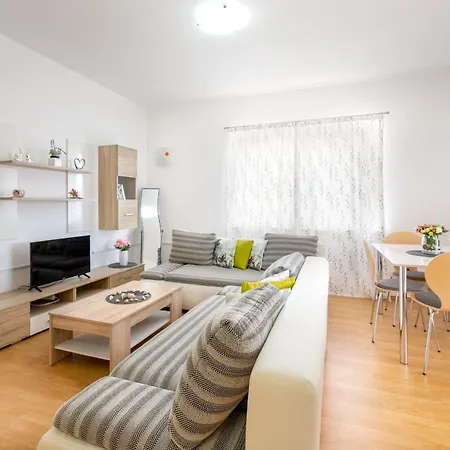 Maja * Rogoznica (Sibenik-Knin)